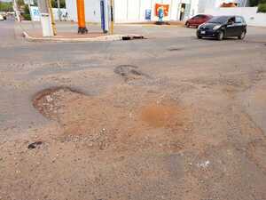 Bacheos en la avenida Dr. Gabriel Pellón: los vecinos seguirán esperando » San Lorenzo PY