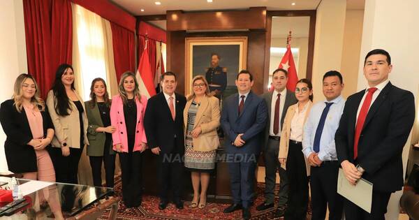 La Nación / ANR presenta becas para maestrías y apoyo a la excelencia educativa