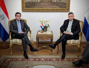 Barcaza retenida: Autoridades siguen buscando solución al cobro de peaje en la hidrovía Paraguay- Paraná - MarketData
