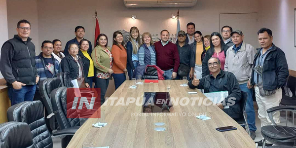 AUTORIDADES DE LA EBY MANTUVIERON REUNIÓN CON VECINOS DE ENCARNACIÓN Y CAMBYRETÁ - Itapúa Noticias
