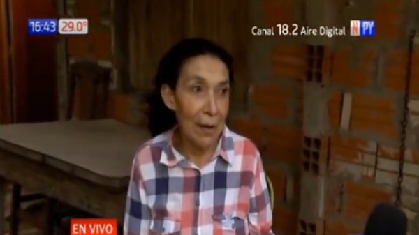 ¡Kuña Guapa! A sus 60 años y con sus propias manos edificó su casa de material - Noticias Paraguay