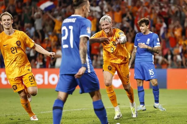Países Bajos endereza el rumbo - Fútbol Internacional - ABC Color