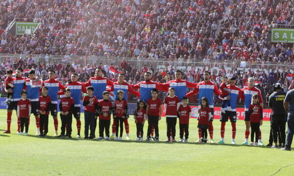 El contundente mensaje de la “Albirroja” contra el racismo para el partido ante Perú