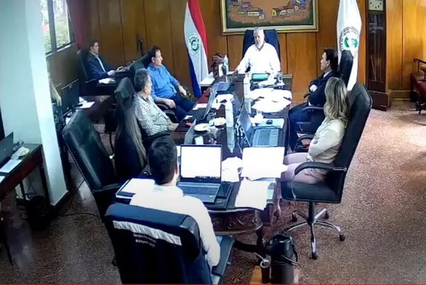 Consejeros del IPS quieren acallar denuncias contra el seguro social - Nacionales - ABC Color