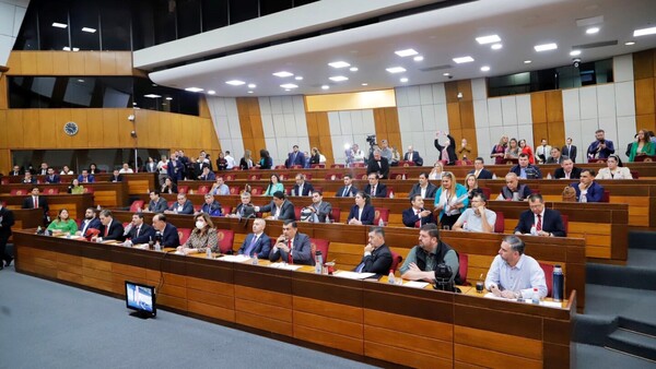 Ministro pide a legisladores no inflar gastos del PGN 2024