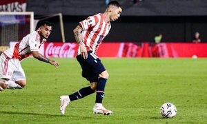 PARAGUAY EMPATA ANTE PERÚ EN ARRANQUE DEL SUEÑO POR IR AL MUNDIAL