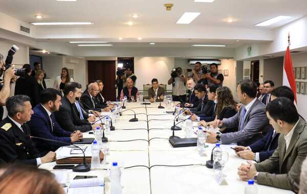 Paraguay recurrirá al arbitraje comercial del Mercosur por cobro de peaje en hidrovía | 1000 Noticias