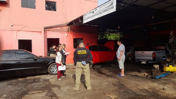 Mujer sospechada de estafa y otros delitos fue detenida tras allanamiento
