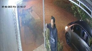 Diario HOY | Delincuentes abandonan vehículo robado a chofer de Bolt