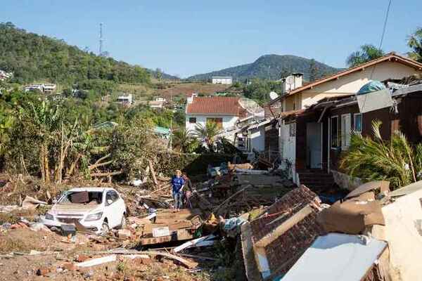 Aumenta a 42 el número de muertos por lluvias en Brasil