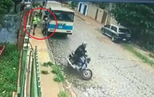 Joven se enfrenta a motochorros y logra desarmar a uno en Asunción – Prensa 5