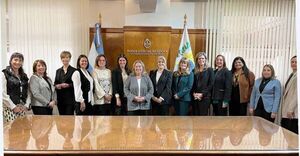 Ministra Llanes encabeza comitiva paraguaya que participa en el XXX Encuentro Nacional de Mendoza ¨Juzgando con perspectiva de Género¨
