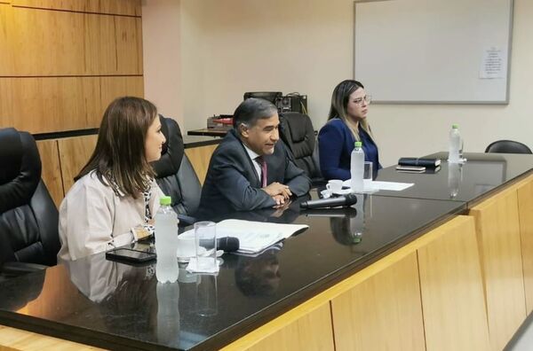 Ministro Ramírez Candia y gremios de abogados se reunieron