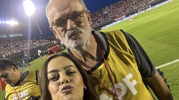 Larissa Riquelme mostró al fotógrafo que la hizo famosa mundialmente