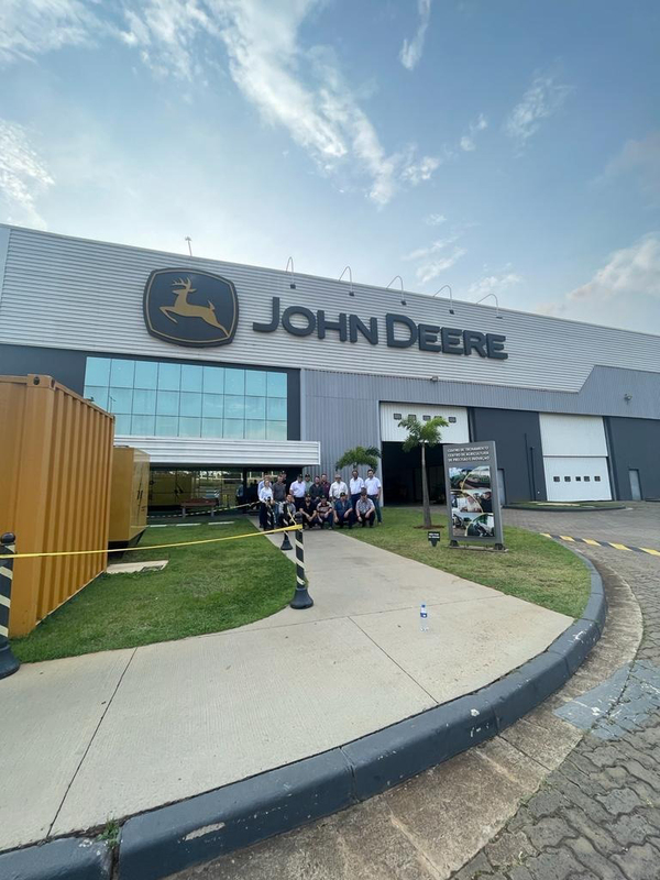 Kurosu & Cía realizó una visita a la fábrica John Deere en São Paulo