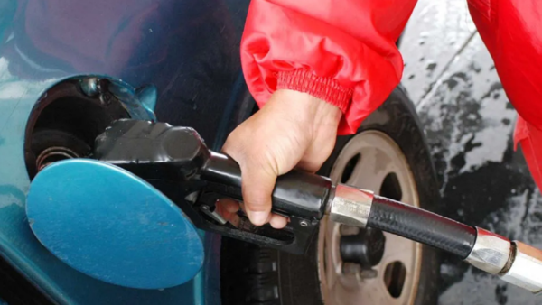 "No sé cómo Petropar puede mantener esos precios", señala empresario del rubro de combustibles
