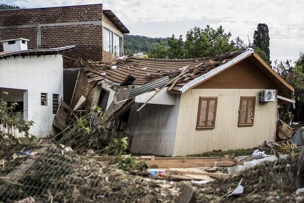 Sube a 46 el número de desaparecidos por las inundaciones en el sur de Brasil - Mundo - ABC Color