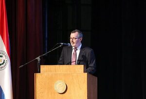 Carlos Carvallo asume como presidente del BCP, comprometido con el control de la inflaci贸n y la supervisi贸n financiera - Revista PLUS