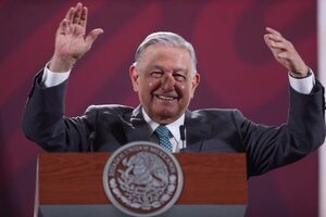 El presidente mexicano López Obrador inicia un viaje de trabajo a Colombia y Chile - MarketData