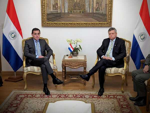 Paraguay reclama a Argentina retenci贸n irregular de convoy en la hidrov铆a - Revista PLUS
