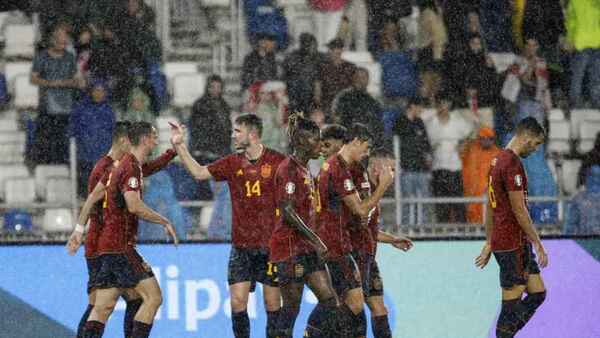 España cambia el paso con firmeza