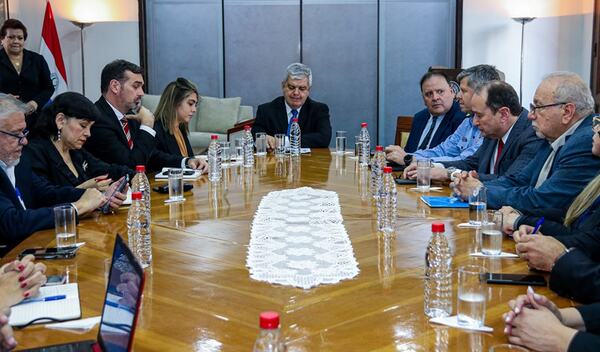 Programa “Chau Chespi”, Gobierno iniciará implementación con capacitaciones a personal de salud