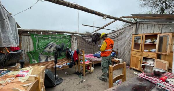 La Nación / SEN asiste a más de 30 familias en General Bruguez, a consecuencia del temporal