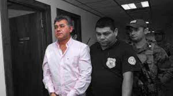 Ratifican prisión de presunta testaferro de Pavão