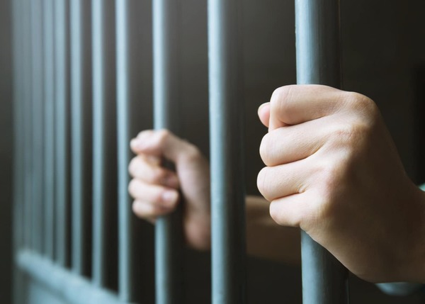 Fue a solicitar certificado de vida y residencia y quedó detenido - San Lorenzo Hoy