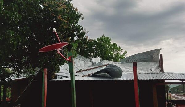 Fuerte temporal destecha casas y deja sin energía a unas 100 familias en Ñacunday – Diario TNPRESS