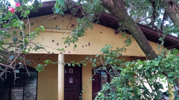 Desconocidos efectúan más de 50 disparos contra la casa de dos juezas