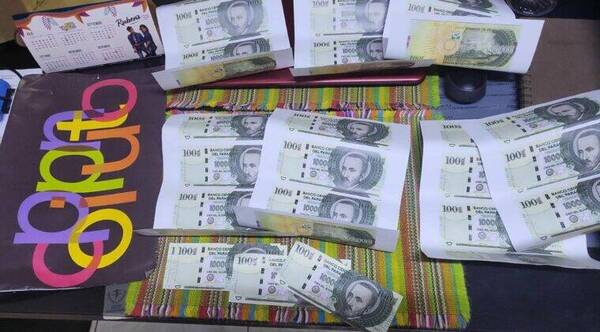 Pillaron a “letraditos” que imprimían billetes de a 100 mil y así le jodían al rollo