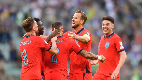 Inglaterra se acerca a la fase final