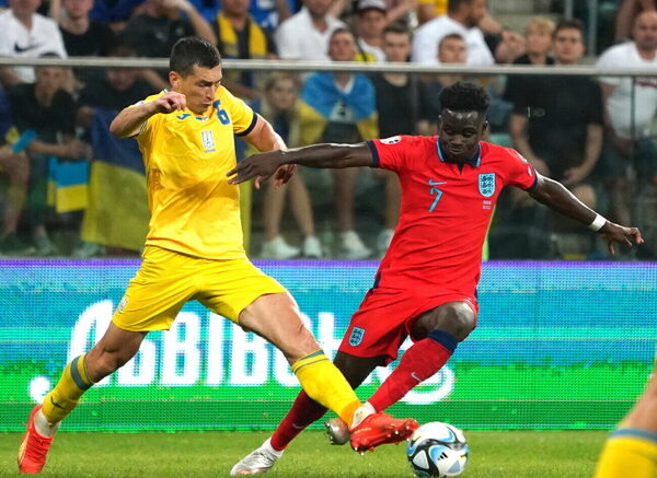 Versus / Inglaterra empata con Ucrania y corta su racha victoriosa en las clasificatorias de la Eurocopa