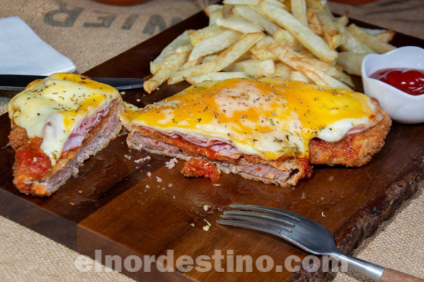 Receta fácil de milanesa a la napolitana, un clásico de la gastronomía argentina para el almuerzo o cena en familia - El Nordestino