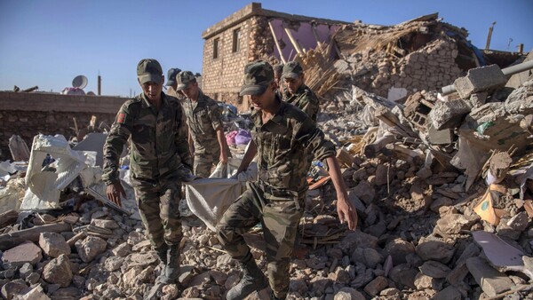 Cifra de muertos por el sismo de Marruecos sube a 2.012 personas