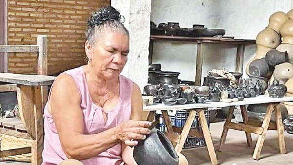 Un taller sobre cerámica se ofrece en la Plaza Italia