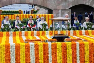 Los líderes del G20 rinden tributo a mahatma Gandhi con una ofrenda floral - Mundo - ABC Color