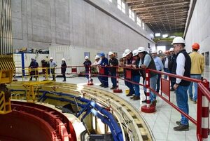 Desde el jueves, ANDE está retirando  casi el 50% de la energía de Yacyretá - Economía - ABC Color