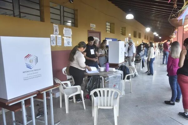 Hoy 356.155 votantes eligen a sus 13 nuevos intendentes - Política - ABC Color