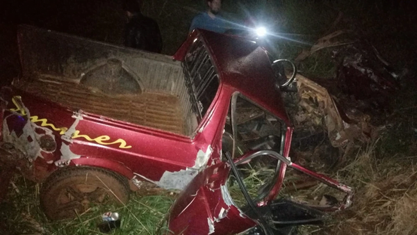 Violento choque deja un herido grave en Tavapy - Noticiero Paraguay
