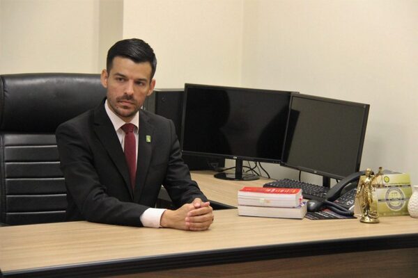 Juez benefició con salida procesal a acusados de fraguar documentos