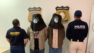 Expulsan del país a extranjeros que transportaban máquinas de bitcoins | 1000 Noticias