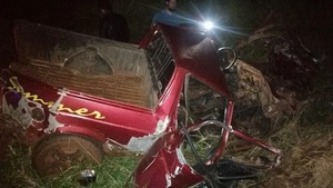 Tavapy: Choque entre camión y camioneta dejó un herido grave - Noticias Paraguay