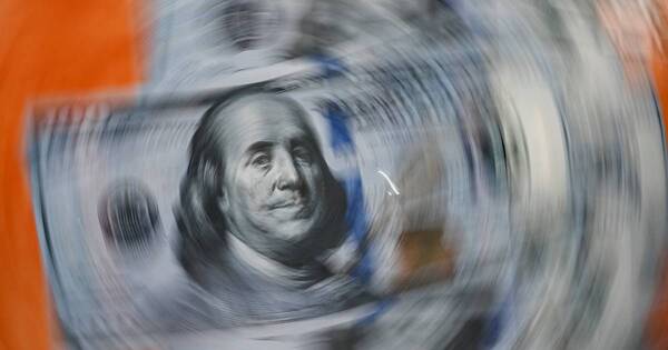 La Nación / Dolarización en Argentina podría ser positiva para el Paraguay, afirman