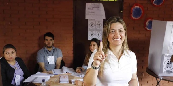 Villa Elisa: Candidata colorada, satisfecha por el entusiasmo de los electores - ADN Digital