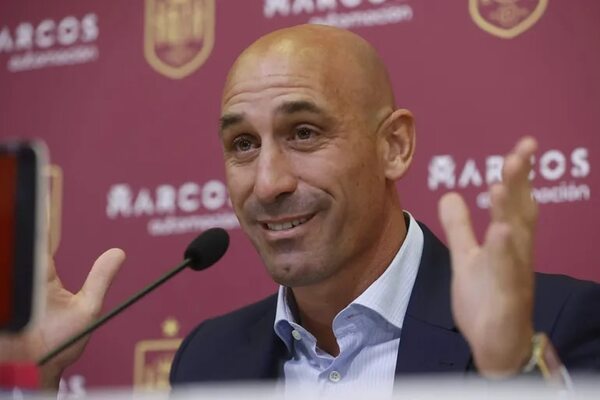 Luis Rubiales anuncia su dimisión como presidente de la Federación Española de Fútbol - Fútbol Internacional - ABC Color
