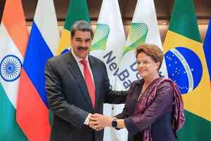 Maduro se reúne con Dilma y dice que quiere que Venezuela integre los Brics