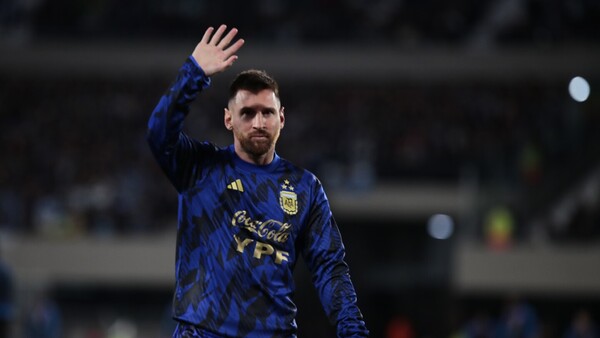 Argentina, con Messi, viaja rumbo a Bolivia para juego de Eliminatorias