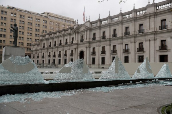 Diario HOY | Encapuchados causan disturbios en marcha por los 50 años del golpe militar en Chile